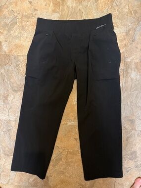 Eddie Bauer Women’s Black Capri Pants
